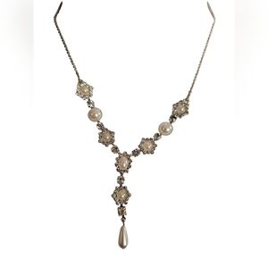 Pearl and rhinestone necklace NWOT